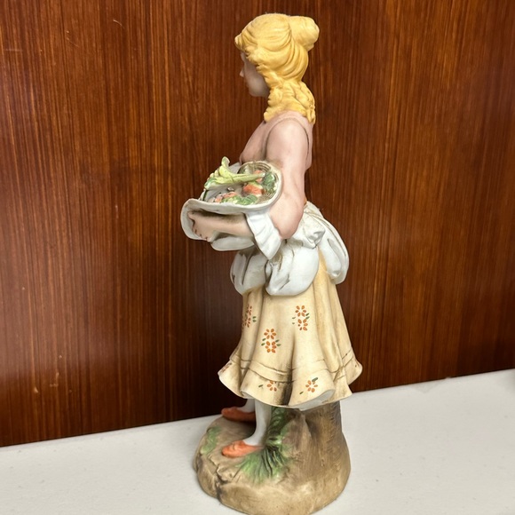 Vintage Homco Porcelain Large figurine Victorian Girl With Goose and fruits - Picture 3 of 13